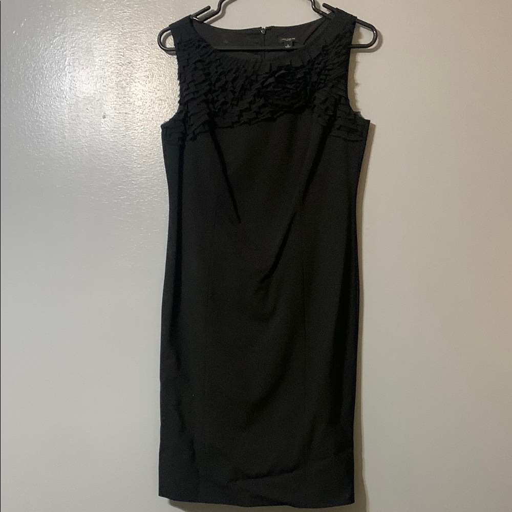 Black Knee-Length Sheath Dress with Ruffled Embellishments for Cocktail